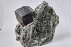 29-Almandine